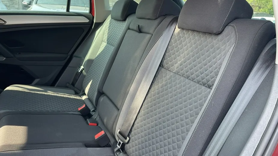 VOLKSWAGEN Tiguan -