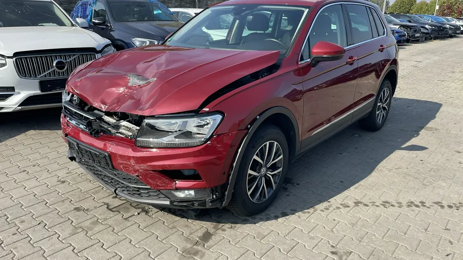 VOLKSWAGEN Tiguan -