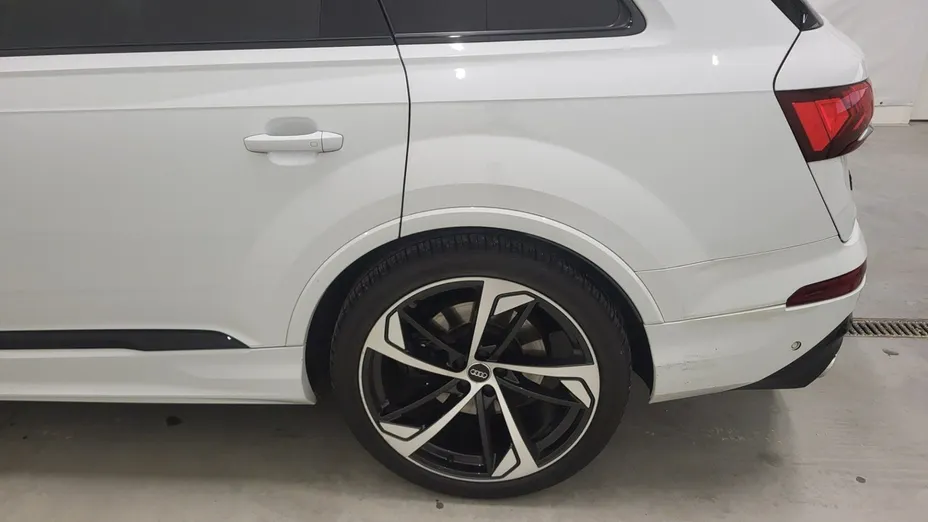 AUDI SQ7 -