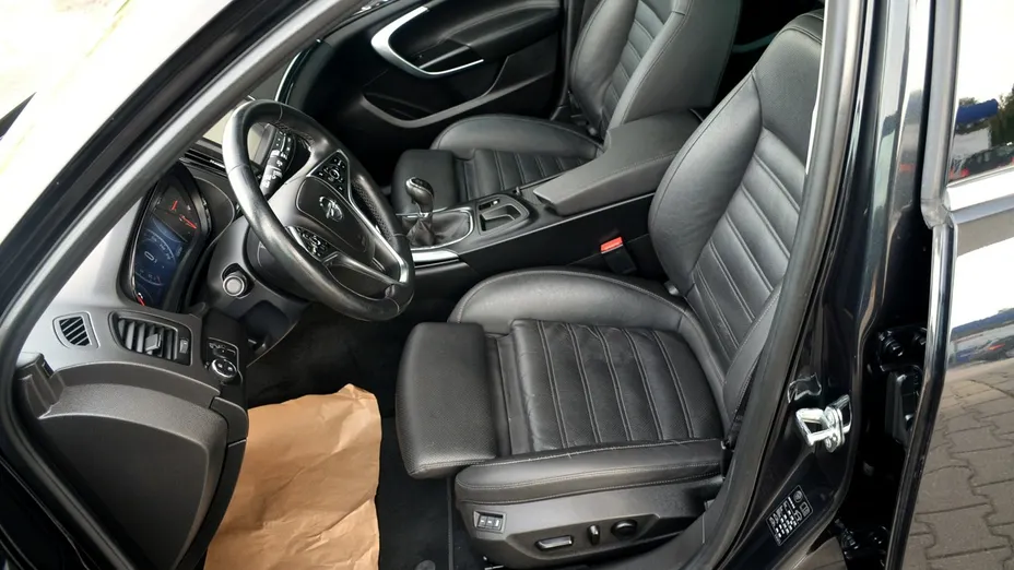 OPEL Insignia -