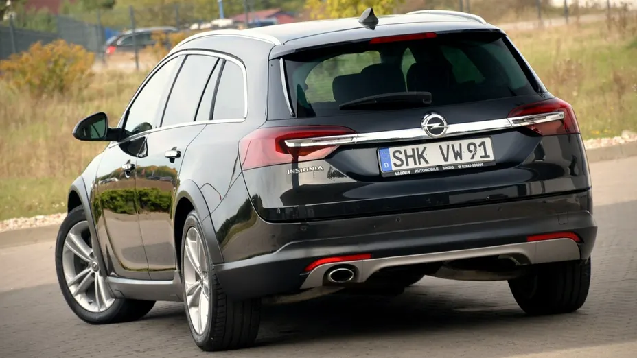 OPEL Insignia -