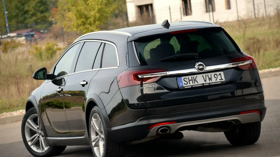 OPEL Insignia -