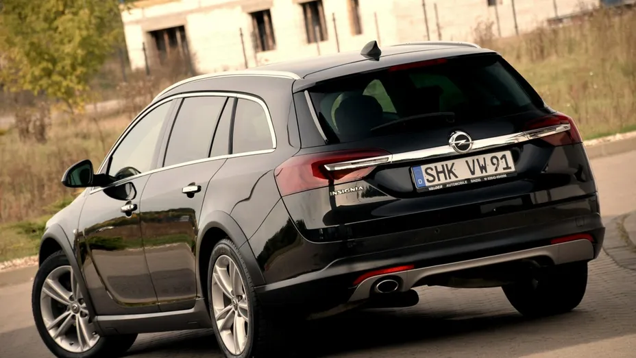 OPEL Insignia -