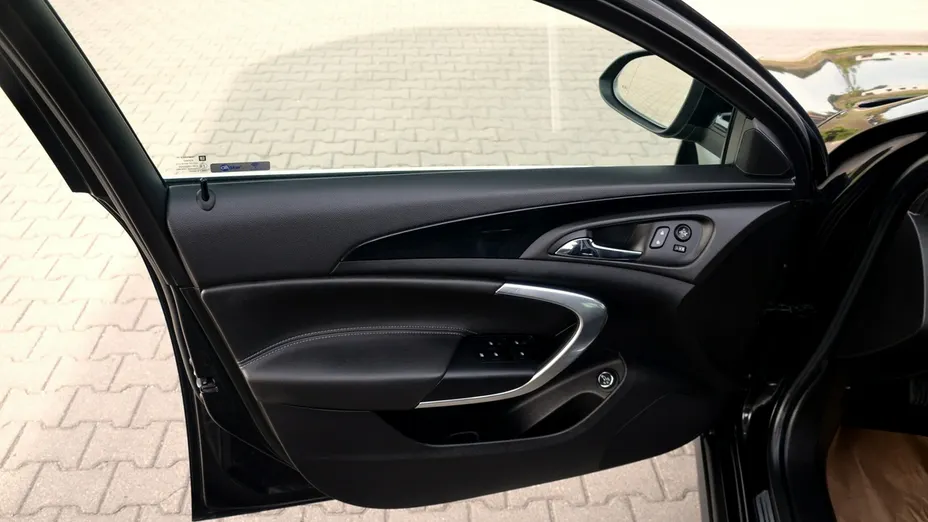 OPEL Insignia -