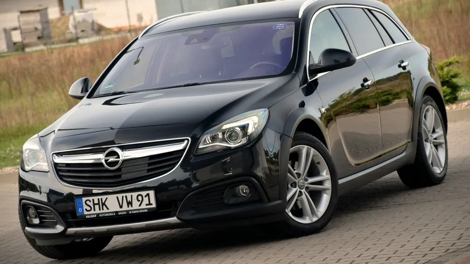OPEL Insignia -