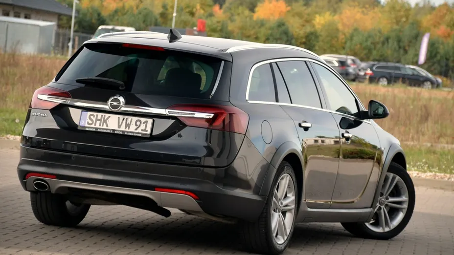 OPEL Insignia -