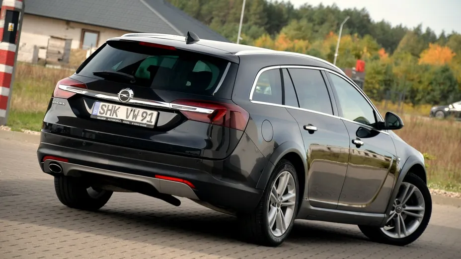 OPEL Insignia -