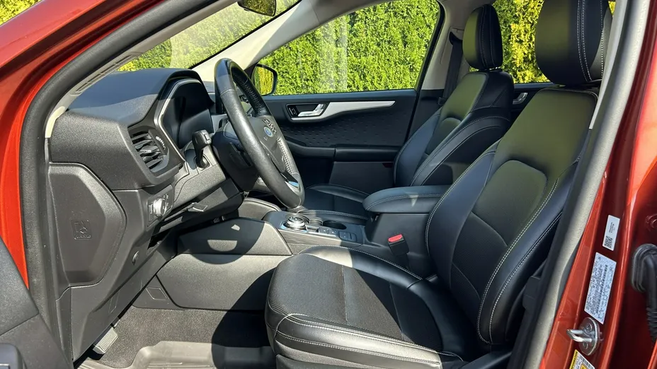 FORD Escape -