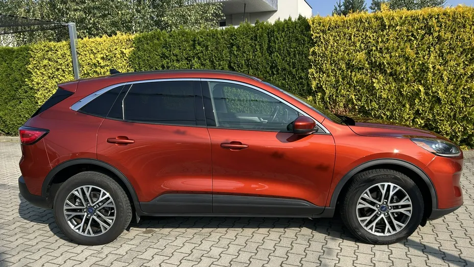 FORD Escape -