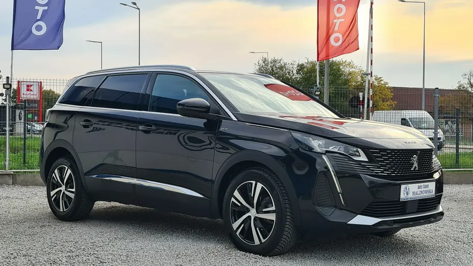 PEUGEOT 5008 -