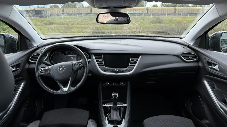 OPEL Grandland X -