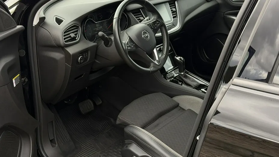 OPEL Grandland X -