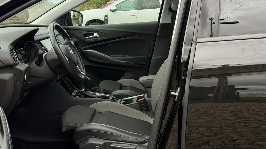 OPEL Grandland X -
