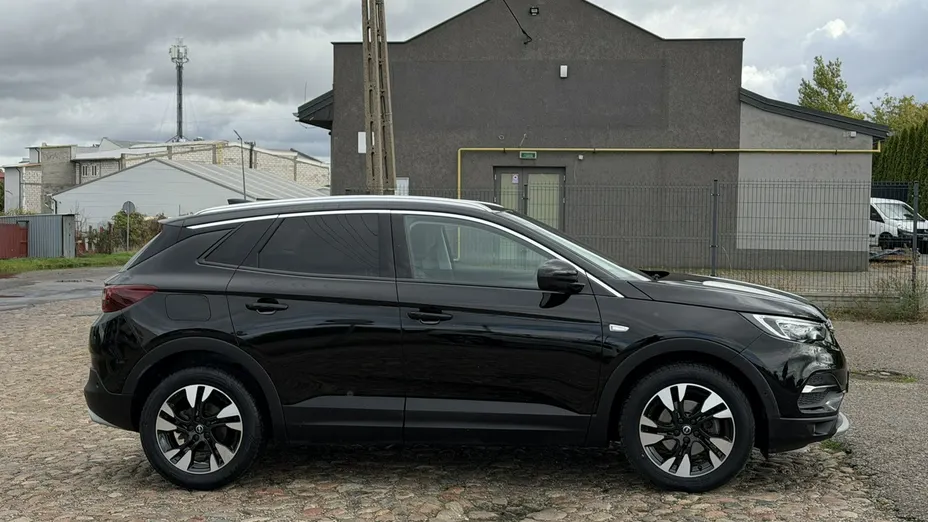 OPEL Grandland X -