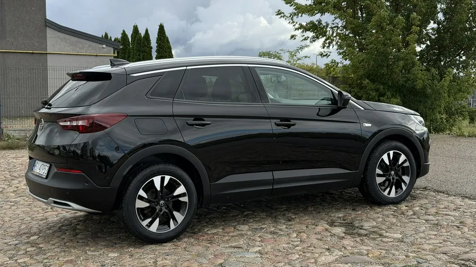 OPEL Grandland X -