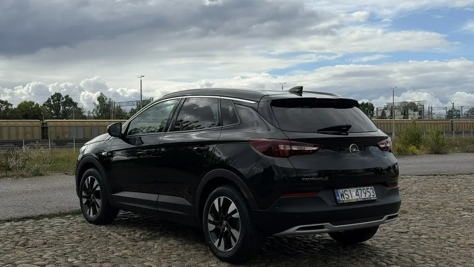 OPEL Grandland X -