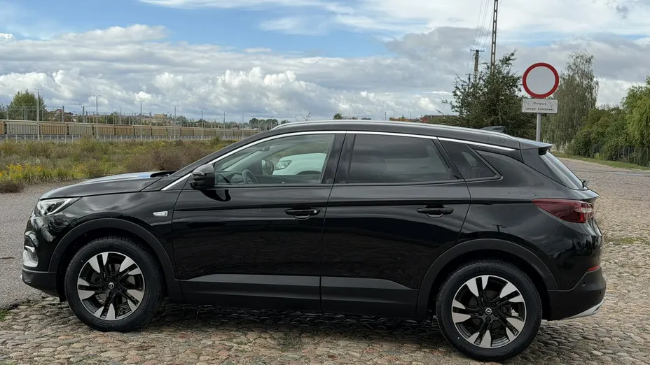 OPEL Grandland X -
