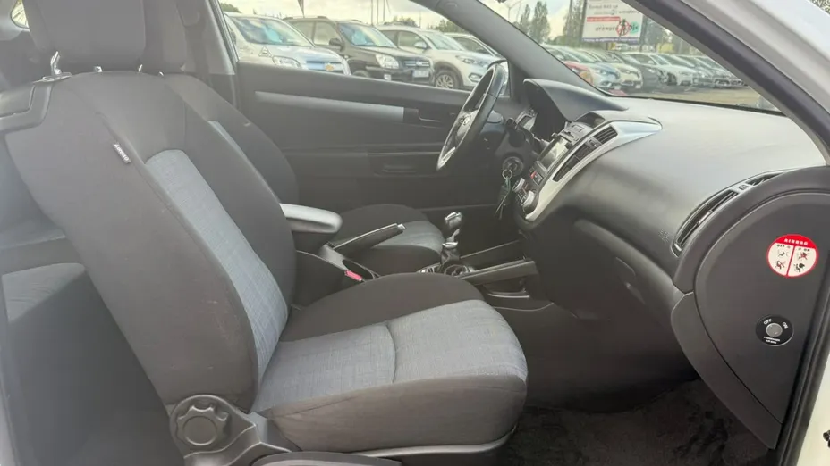 KIA ProCeed -