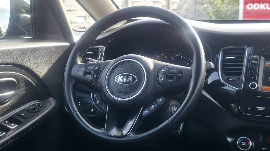 KIA Carens -