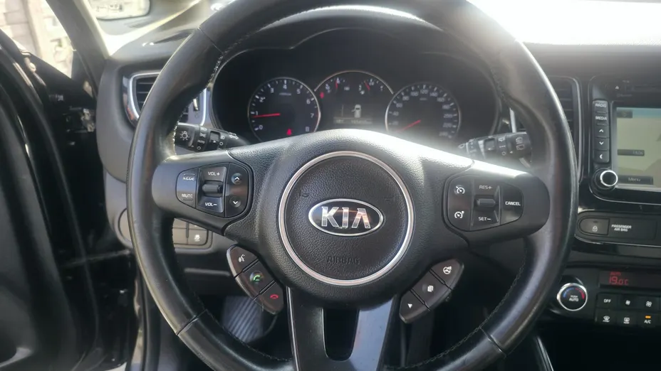 KIA Carens -