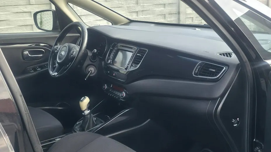 KIA Carens -