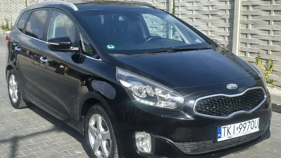 KIA Carens -