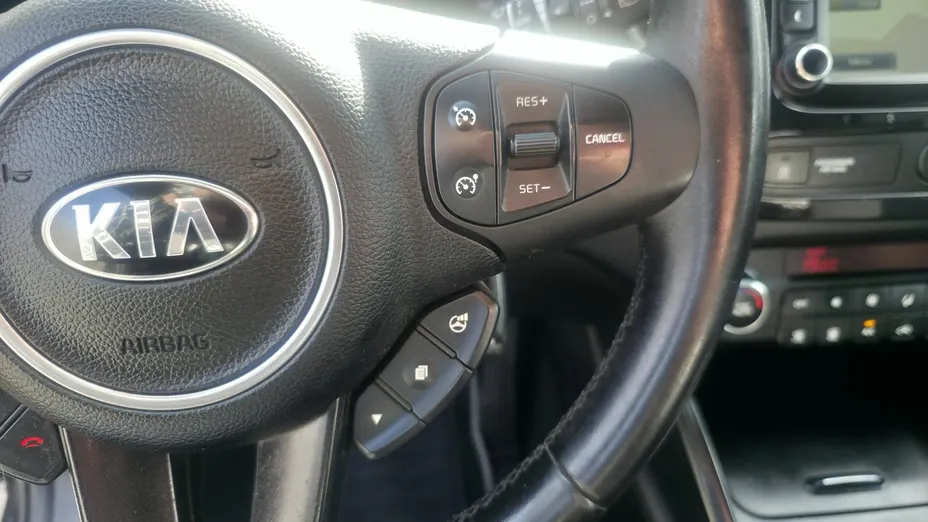 KIA Carens -