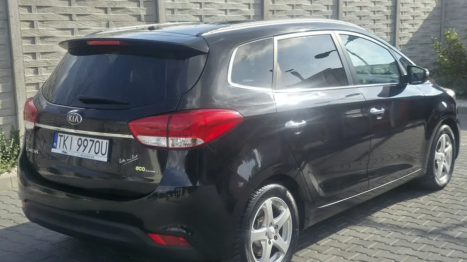 KIA Carens -