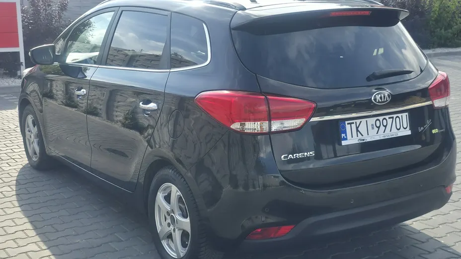 KIA Carens -
