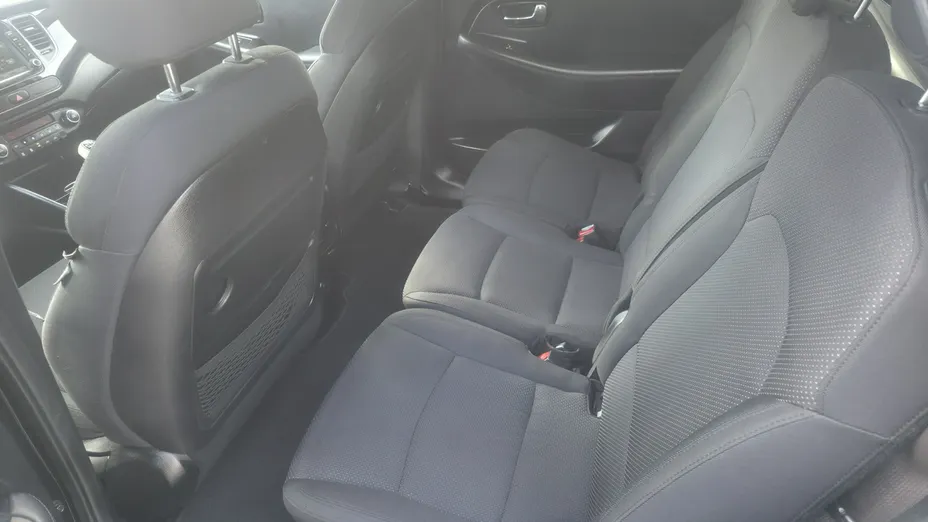 KIA Carens -