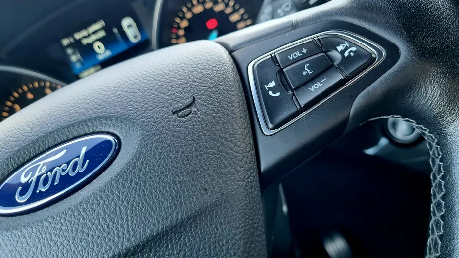 FORD Kuga -
