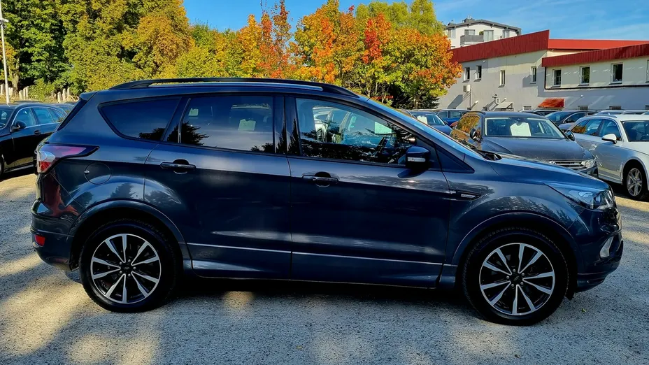 FORD Kuga -