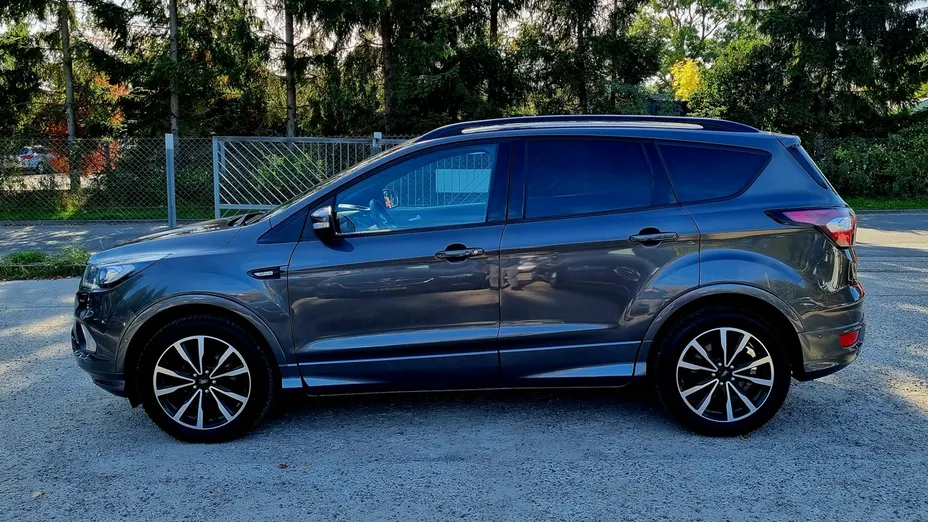 FORD Kuga -