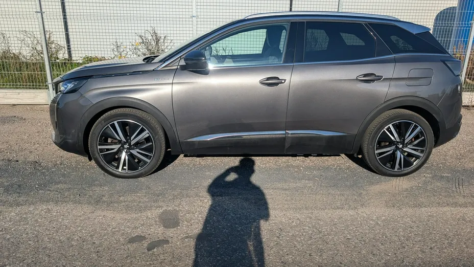 PEUGEOT 3008 -