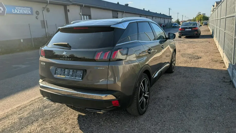 PEUGEOT 3008 -