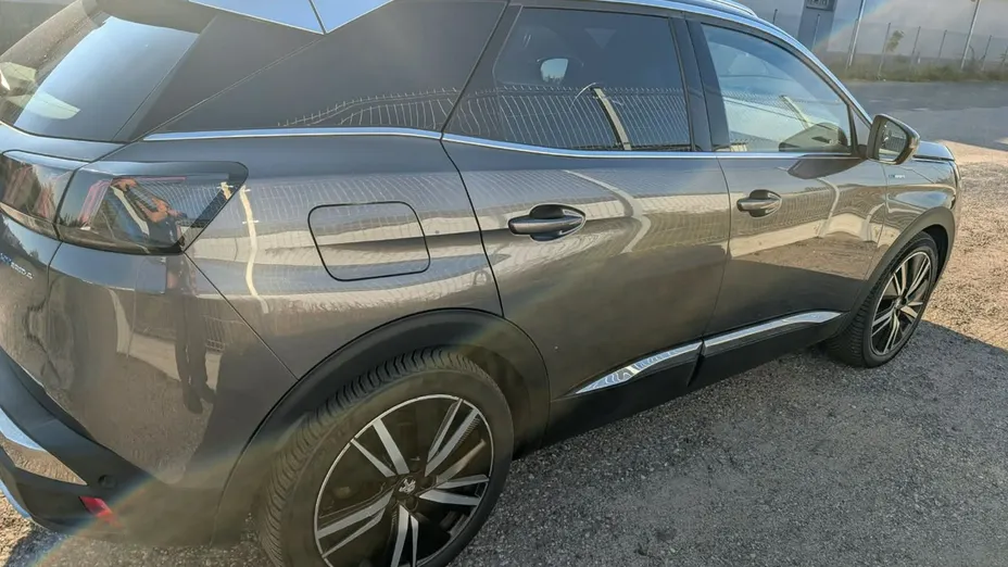 PEUGEOT 3008 -