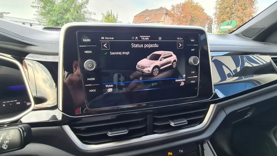 VOLKSWAGEN T-ROC -