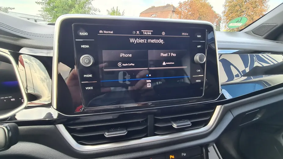 VOLKSWAGEN T-ROC -