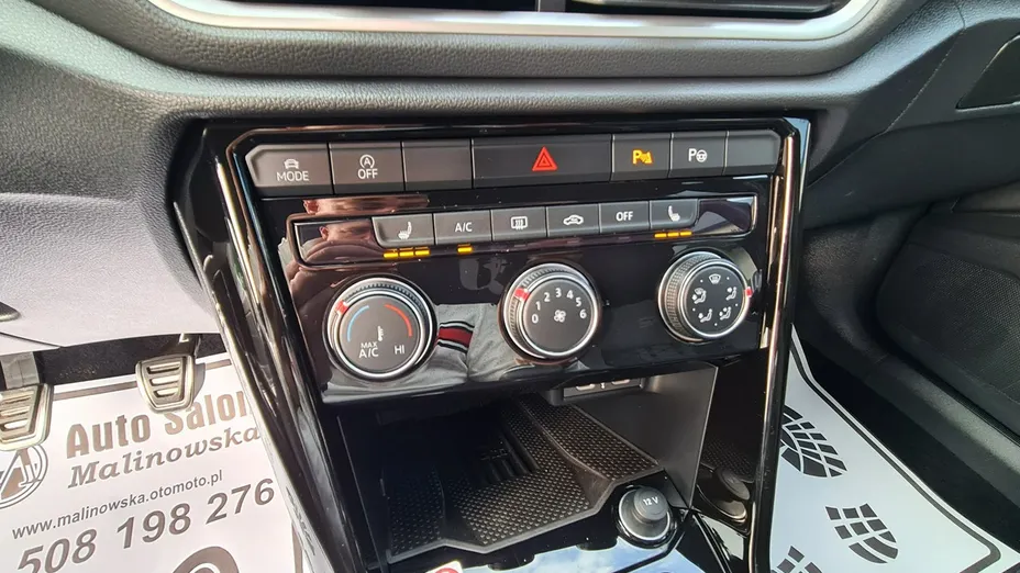 VOLKSWAGEN T-ROC -
