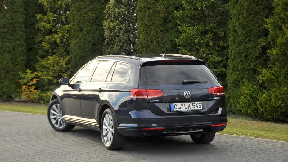 VOLKSWAGEN Passat -