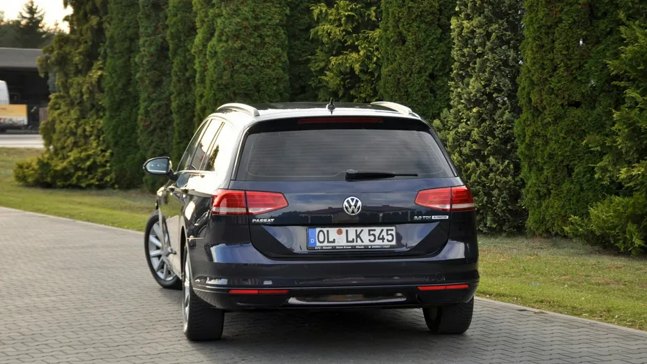 VOLKSWAGEN Passat -