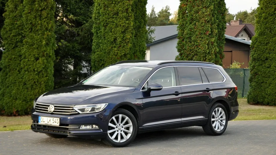 VOLKSWAGEN Passat -