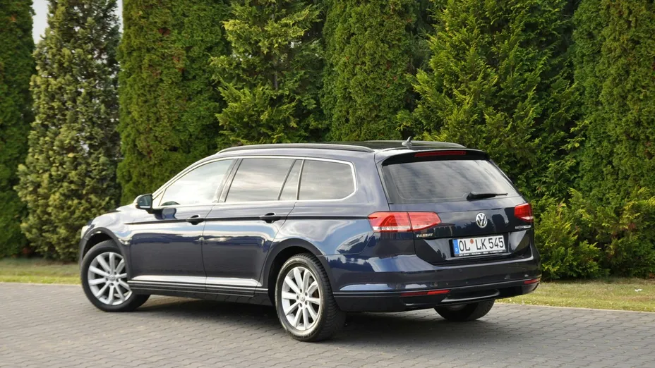 VOLKSWAGEN Passat -