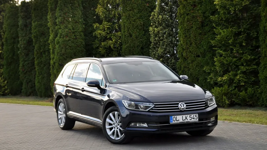 VOLKSWAGEN Passat -
