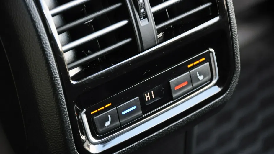 VOLKSWAGEN Passat -