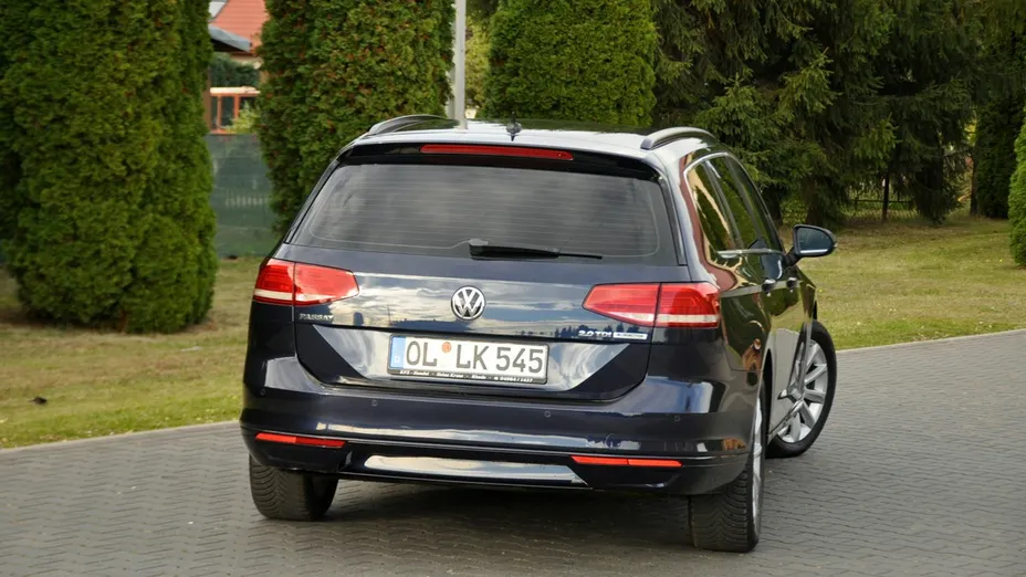 VOLKSWAGEN Passat -