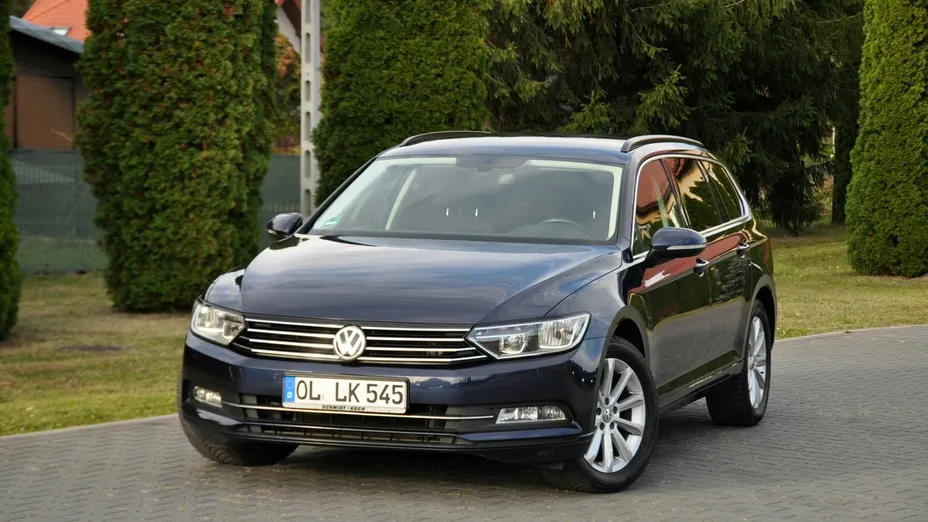 VOLKSWAGEN Passat -