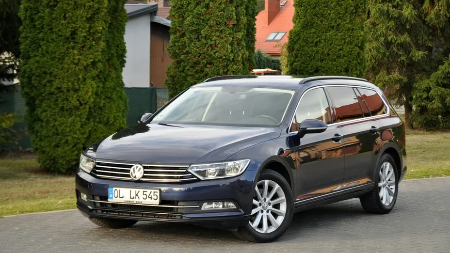 VOLKSWAGEN Passat -