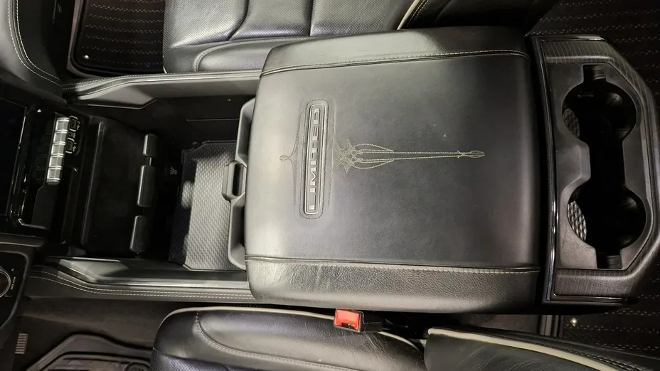 RAM 1500 -