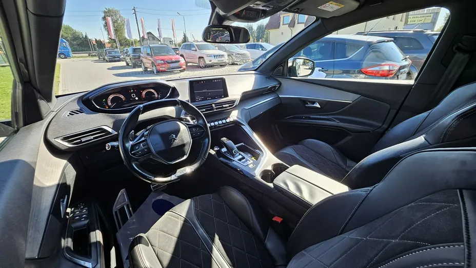 PEUGEOT 5008 -